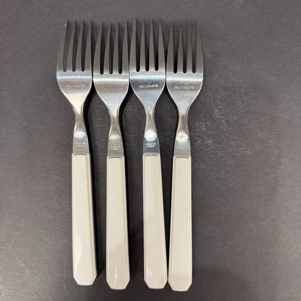 Set of 4 Vintage Pfaltzgraff Christmas Heritage 7 7/8